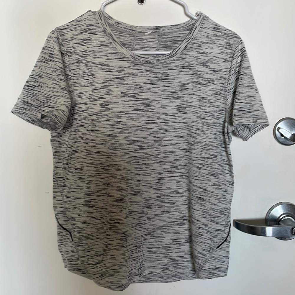 Lululemon Tee Shirt Size 4